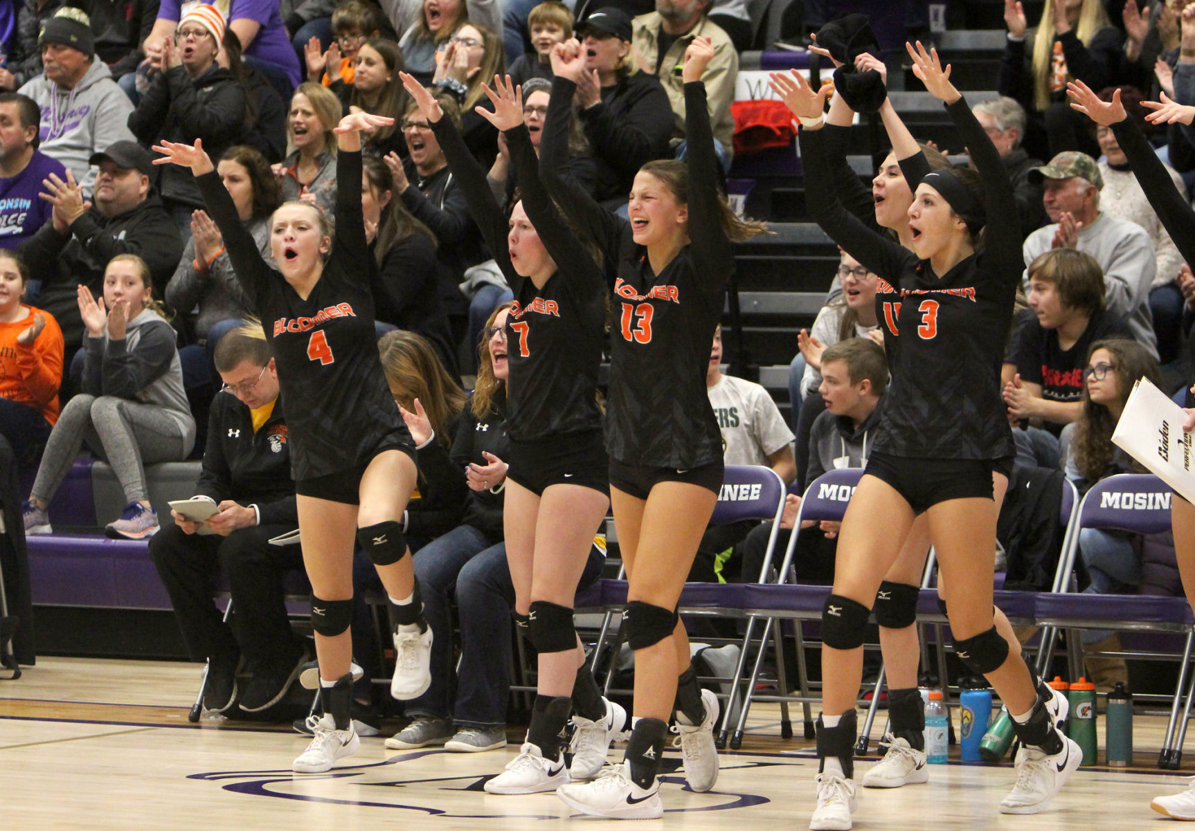 Bloomer volleyball at Mosinee 11-2-19